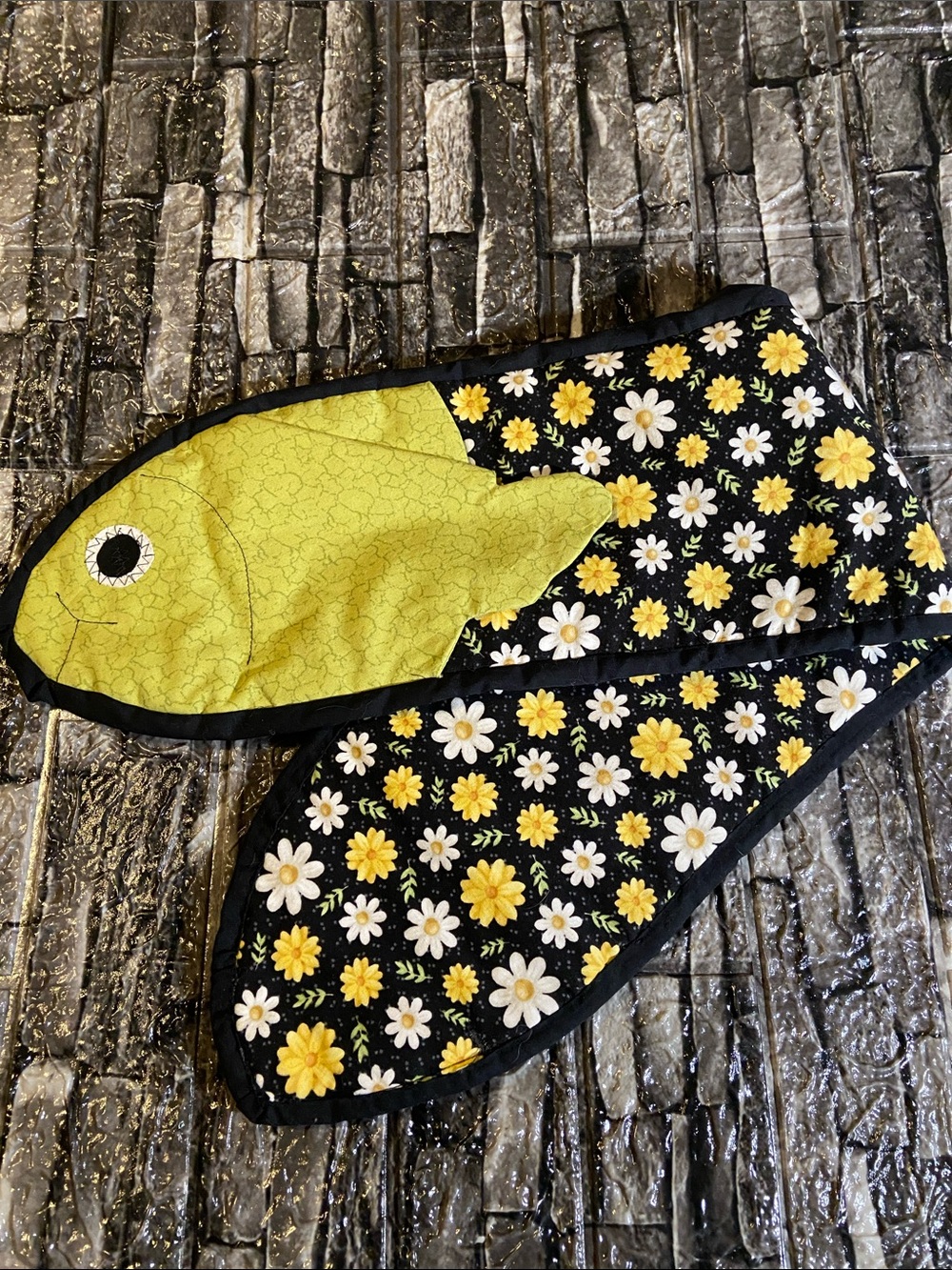 Quilted Handmade Fish Integrated Oven Mitts